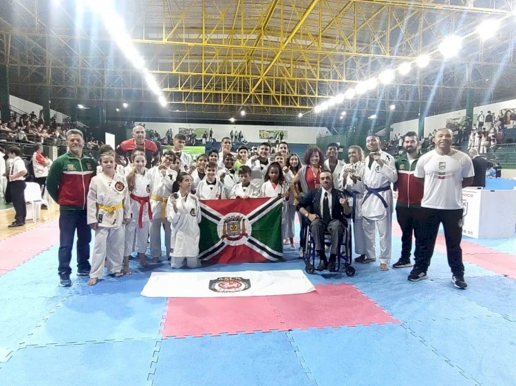 Atletas de karatê de Criciúma conquistam medalhas no Campeonato Catarinense