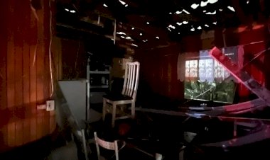 Raio atinge casa no bairro  Monte Castelo