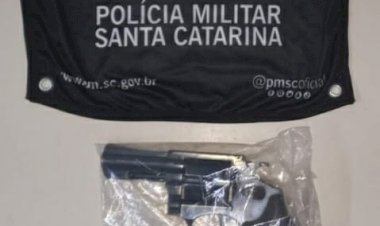 PM PRENDE ASSALTANTE ARMADO  APÓS ROUBAR VEÍCULO DE UMA MULHER