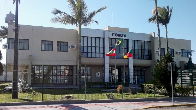 Ex-prefeito e vice são condenados por marketing pessoal com uso de recursos públicos