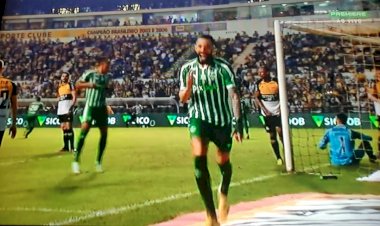 CRICIÚMA NÃO JOGA BEM  E DEIXA O G 4