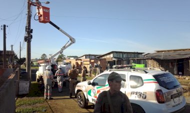 OPERAÇÃO ORDEM PÚBLICA DESATIVA LIGAÇÕES CLANDESTINAS DE ENERGIA NO BAIRRO SANTO ANDRÉ
