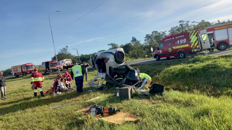 HOMEM MORRE APÓS CAPOTAR VEÍCULO NESTE DOMINGO EM SANGÃO BR 101