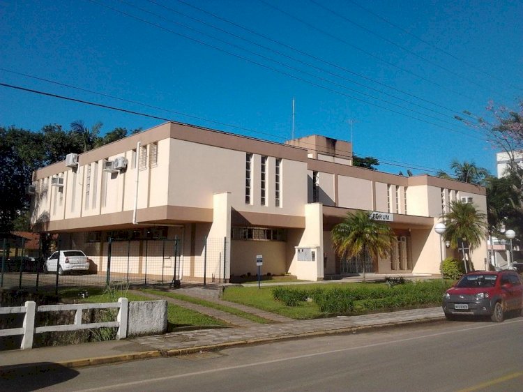 Réu é condenado a 44 anos de prisão por feminicídio tentado e consumado em Morro da Fumaça