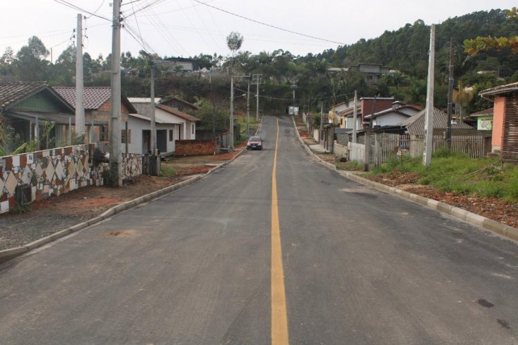 Governo de Criciúma entrega obras nos bairros Naspolini e Vila Manaus