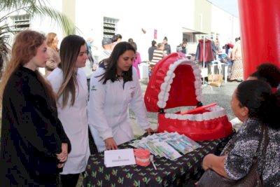 Acadêmicos da área da saúde da Unesc participam de atividade no bairro Cristo Redentor