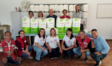 Fábrica de Fraldas da Cruz Vermelha recebe doação de embalagens personalizadas