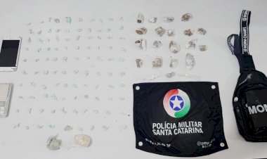 Mulher foge da PM e deixa drogas pelo caminho