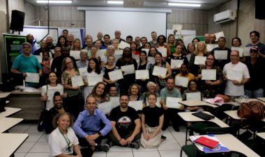 Conselheiros de Saúde de Criciúma são diplomados pela Unesc