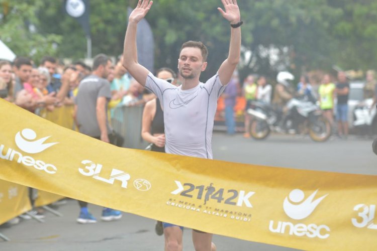 Maratona de Criciúma Altair Guidi 2023 tem como grandes campeões Guilherme Minozzo e Liliane Damásio