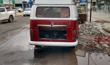 KOMBI PEGA FOGO NO CENTRO DE FORQUILHINHA