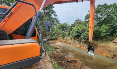 Prefeitura de Criciúma realiza desassoreamento do Rio Criciúma no bairro Paraíso