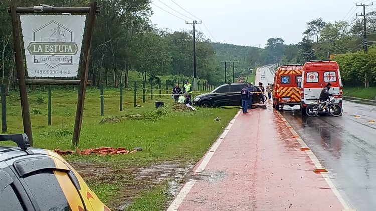 Colisão entre carro e caminhonete é registrada na área Central de Criciúma