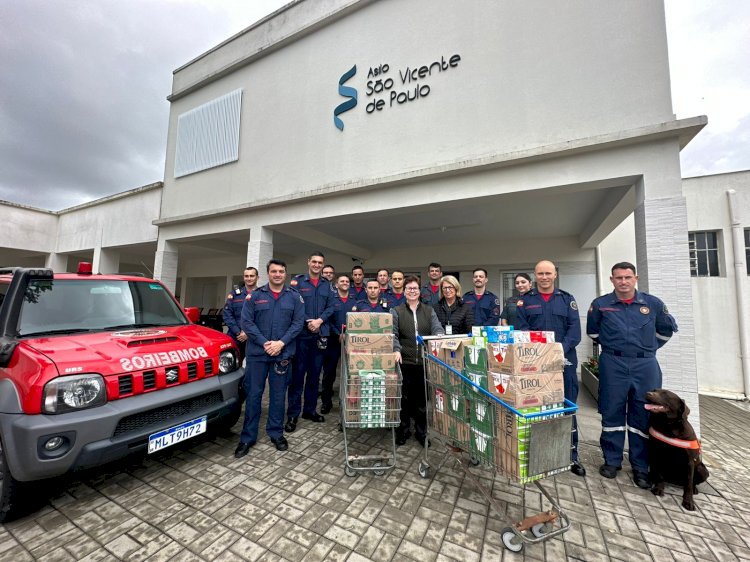 Bombeiros militares doam cerca de 400 litros de leite ao Asilo São Vicente de Paulo