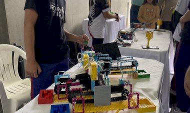 Estudantes da rede municipal de Criciúma apresentam projetos inovadores na Feira de Robótica