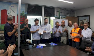 Prefeitura assina ordens de serviço para construção de novo Centro Comunitário e ampliação de escola municipal em Criciúma