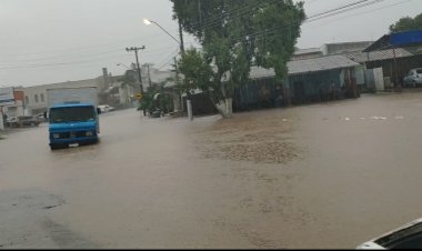 Chuva causa inundações na área central e em vário bairros de Criciúma