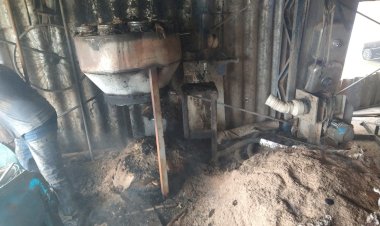 Bombeiros são acionados para apagar principio de incêndio em fabrica de Móveis em Criciúma