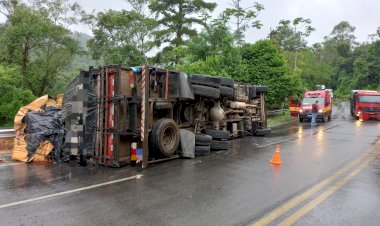 Caminhão e veículo colidem frontalmente em Urussanga