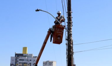 Instalação do Projeto Luminotécnico inicia no bairro Comerciário em Criciúma