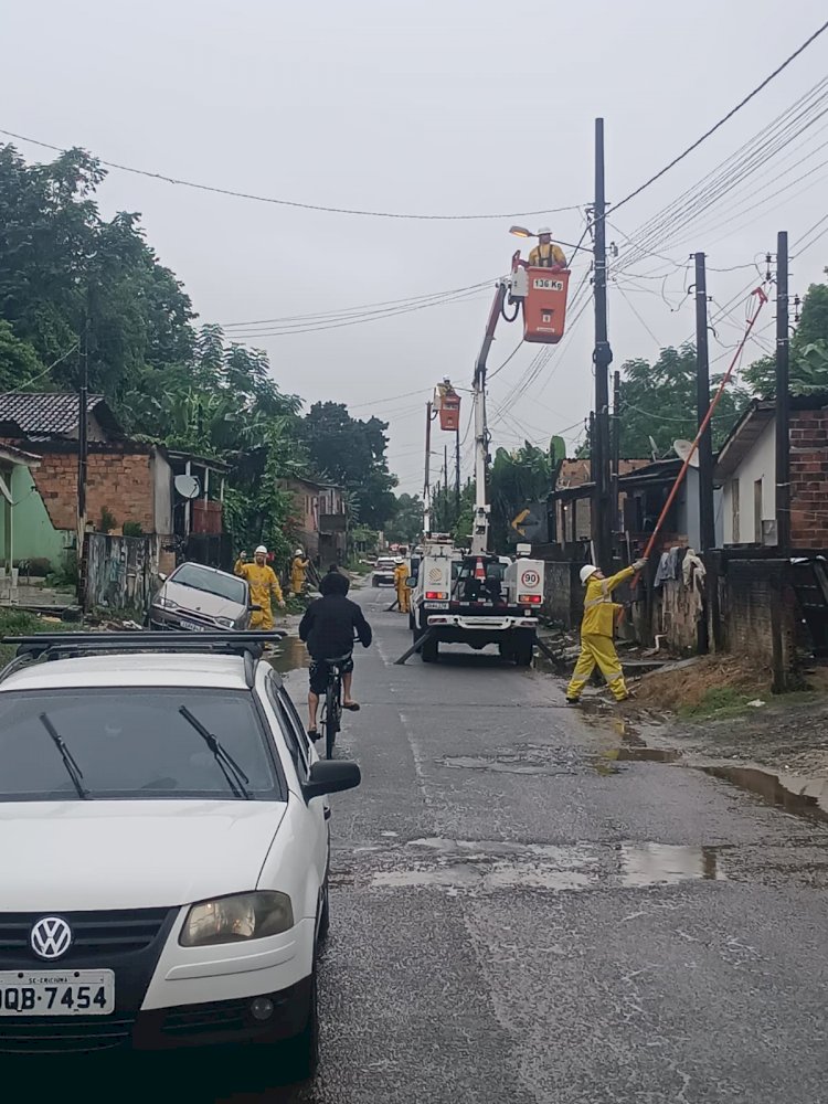 • Ação da PM envolvendo a Celesc, Casan desativam, mas de 60 ligações clandestinas e prende 12 pessoas no bairro Progresso