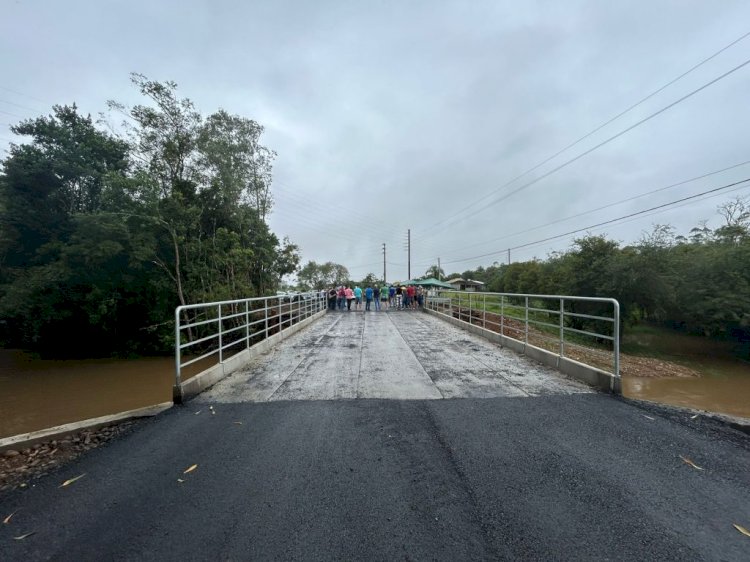 Ponte e pavimentação são inauguradas em Forquilhinha