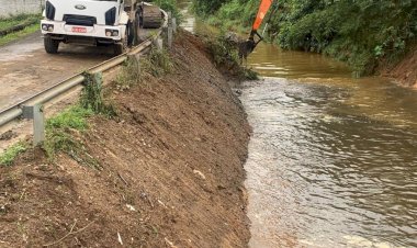 Prefeitura de Criciúma intensifica trabalhos de limpeza e desassoreamento do Rio Sangão