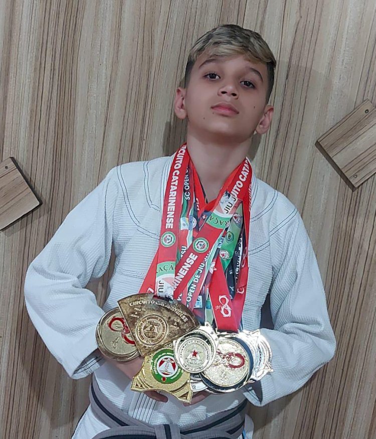 Atleta da Santa Luzia brilha em campeonatos de Jiu-jitsu