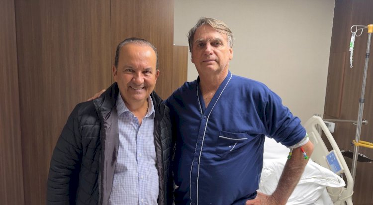 Governador Jorginho Mello visita Bolsonaro no hospital