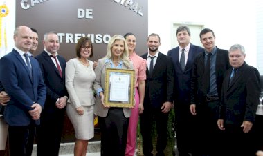 Cidadã Honorária: Reitora Luciane Cereta é homenageada em Treviso