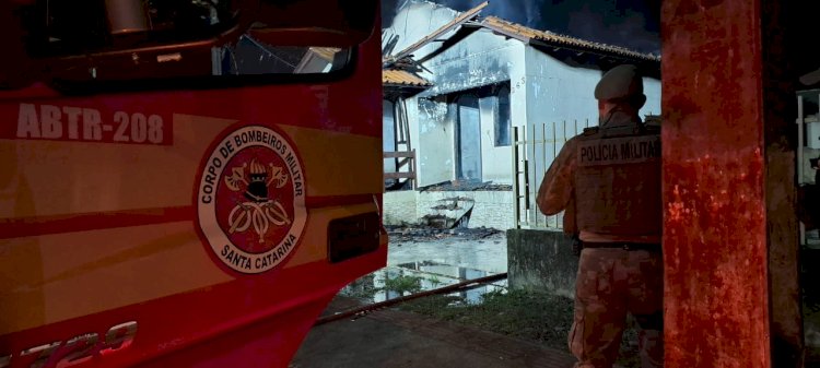 Bebê de 3 meses e avó são mortas em incêndio Criminoso em Criciúma