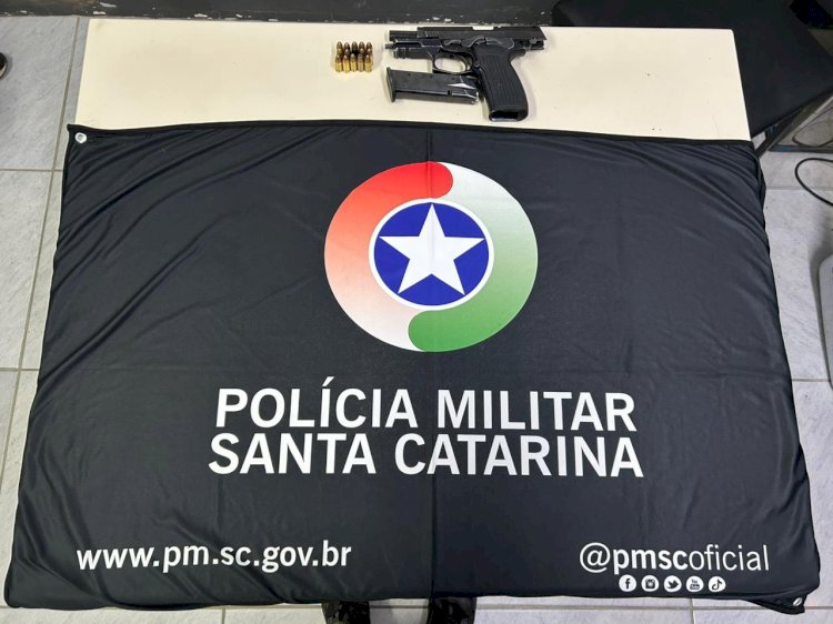 PM prende trio com arma de fogo após perseguição e Forquilhinha