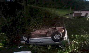 Acidente envolve dois veículos e deixa várias pessoas feridas em Nova Veneza