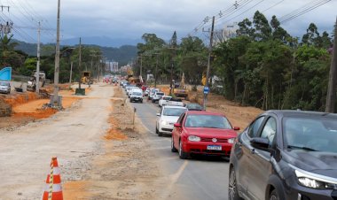 Obras de revitalização na Avenida Luiz Lazzarin em Criciúma estão 75% concluídas