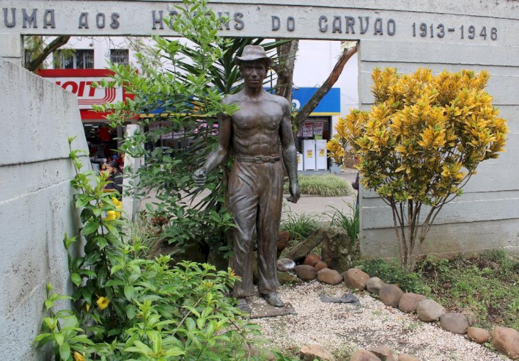 Parceria com sindicato para conservação do Monumento ao Mineiro é feita com a prefeitura