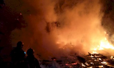 Casa pega fogo no São Simão