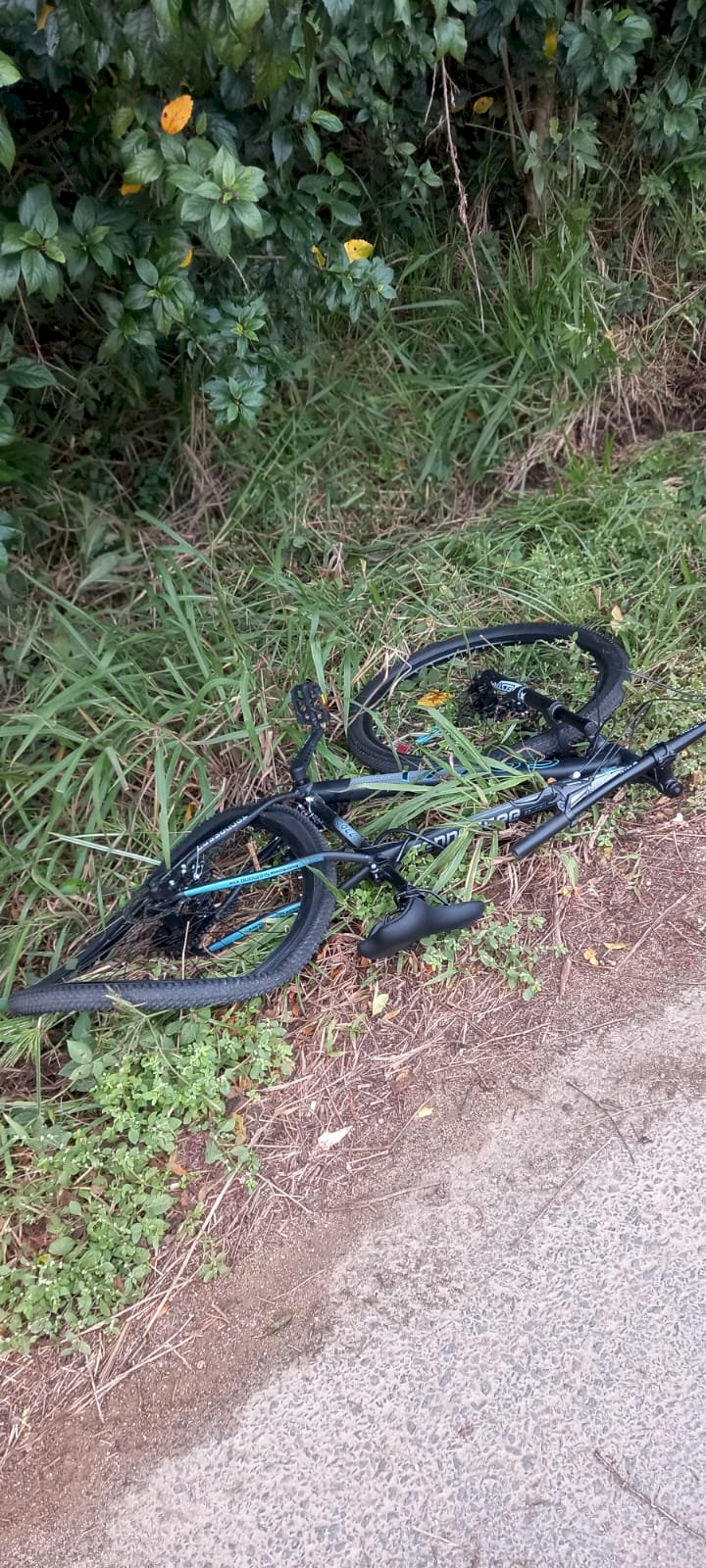 Acidente deixa ciclista ferido após colisão com veículo