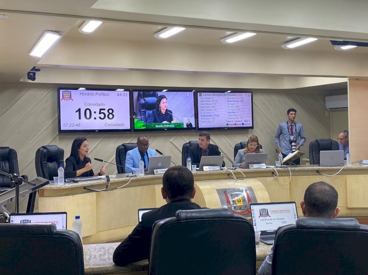 ‘Somos a voz de quem não pode pagar’: Defensora Pública apresenta desafios e missão na Câmara de Criciúma