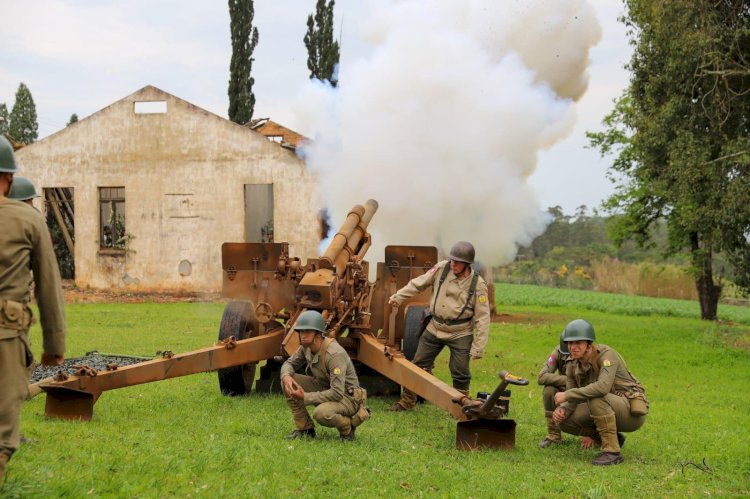 Reencenação no Morro Albino celebrou os 80 anos da particapação da Força Expedicionária Brasileira e o centenário do município