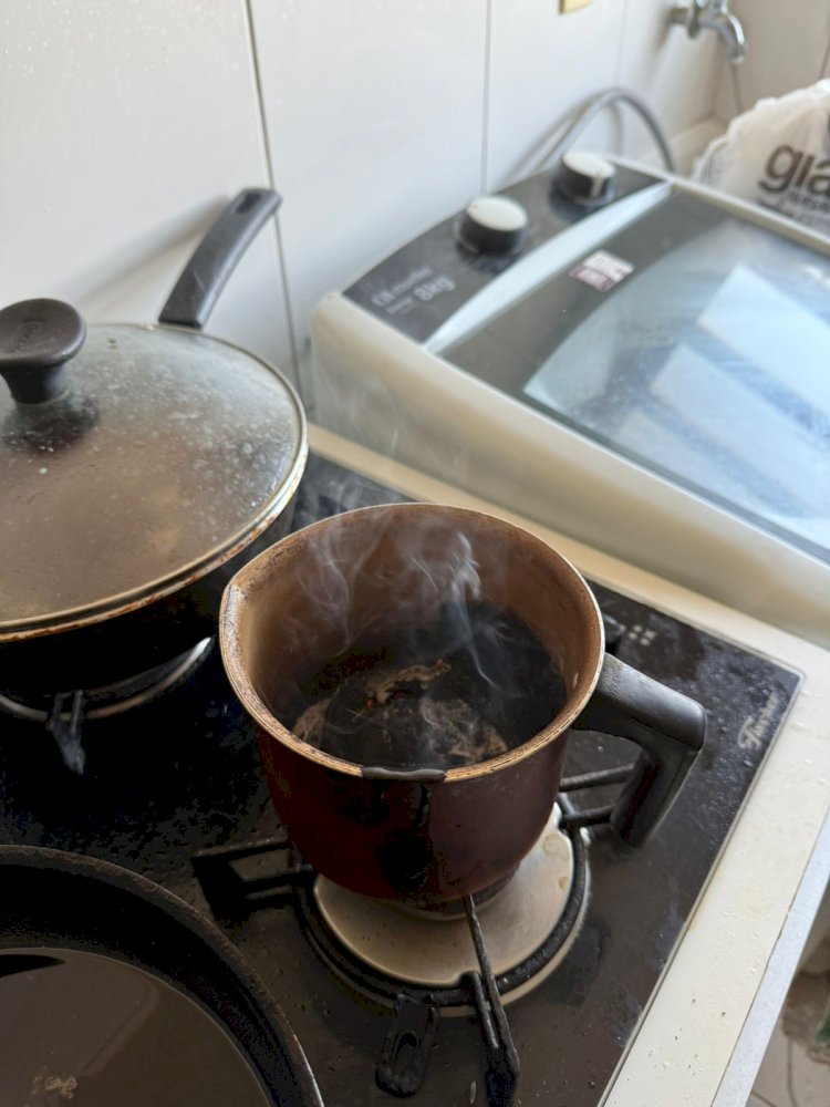 UMA PANELA  ESQUECIDA NO FOGÃO LIGADO MOBILIZA BOMBEIROS DE CRICIÚMA