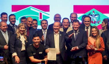 Unesc concede título de Doutor Honoris Causa ao Governador Jorginho Mello e ao Deputado Federal Pedro Uczai