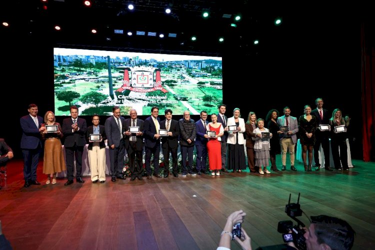 Câmara de Criciúma homenageia ex-presidentes e servidores em Sessão Especial