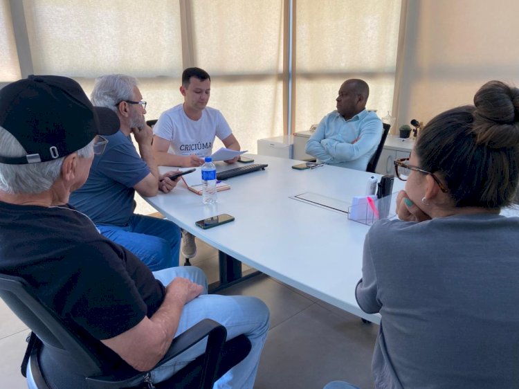 Reunião discute ampliação do atendimento médico no bairro Santa Augusta