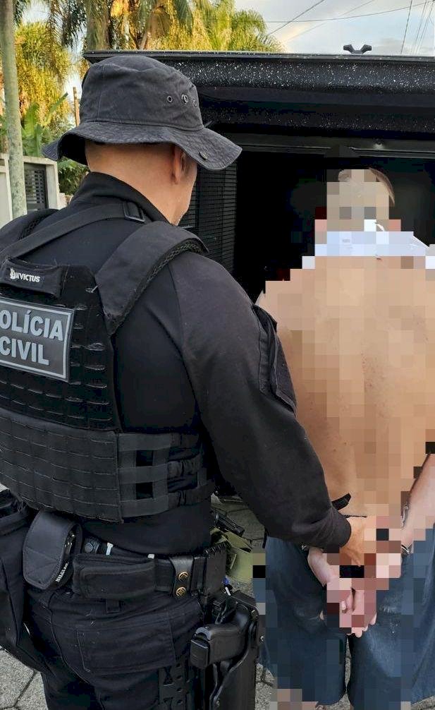 Polícia Civil prende em flagrante por tráfico de drogas homem de 47 anos que era foragido de investigação de tráfico, em Criciúma