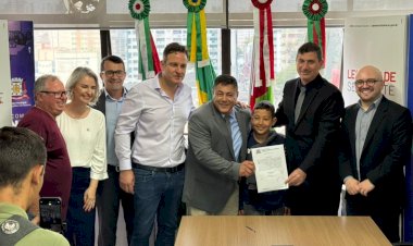 Líder comunitário Toninho da Figueira assume cadeira na Câmara de Criciúma