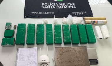 Polícia Militar  apreende grande quantidade de drogas no Bairro Vera Cruzem Criciúma