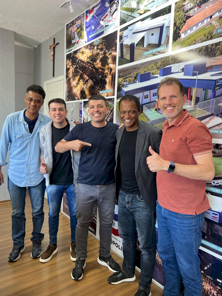 Ex-jogador da Seleção Brasileira, Valdo é recebido pelo prefeito em visita a Siderópolis