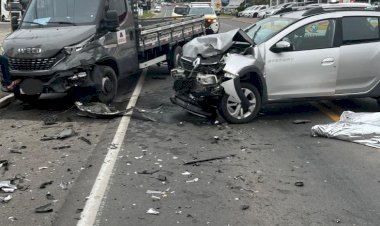 MOTORISTA TEM MAU SÚBITO E MORRE APÓS COLIDIR EM CAMINHÃO