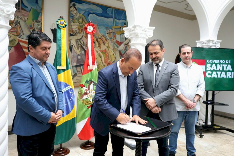 Governador dá posse ao novo secretário de Estado do Meio Ambiente e da Economia Verde