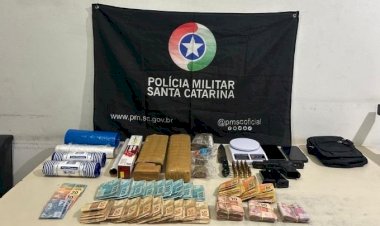 Quatro homens são presos por tráfico de drogas e porte ilegal de arma de fogo em Balneário da Região